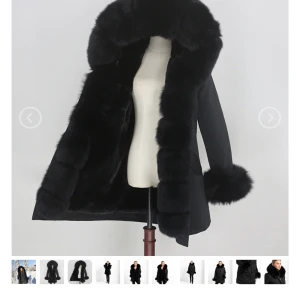 👻 Fatima Parkas Jacka - Säljer denna (äkta) fatima parkas jackan. Använd en vinter och inte skadad direkt. Org.4000 kr o säljer den för 2500kr vid snabb affär så kan ja sänka 🤝 (det finns kvitto på jackan)