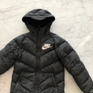 Vinterjacka - Nike din S barnstorlek 