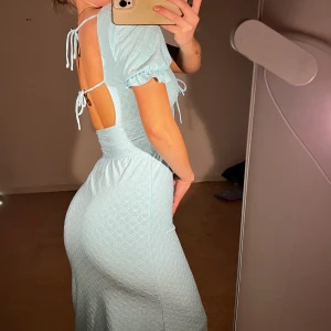 Klänning, från H&M  - Knappt använd 💙