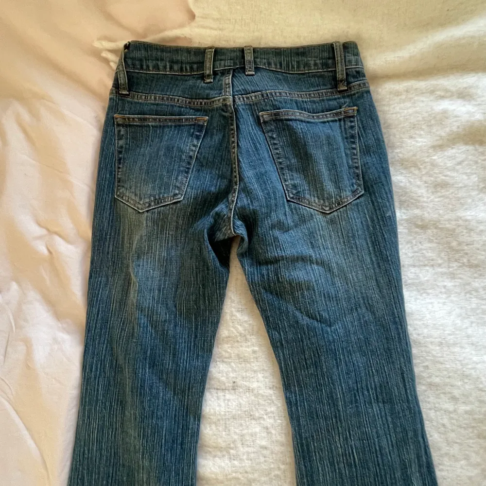 Brielle Jeans från Brandy, väldigt bekväma o långa!🤠💙Använda typ 2 gånger och nypris var runt 400kr. Jeans & Byxor.