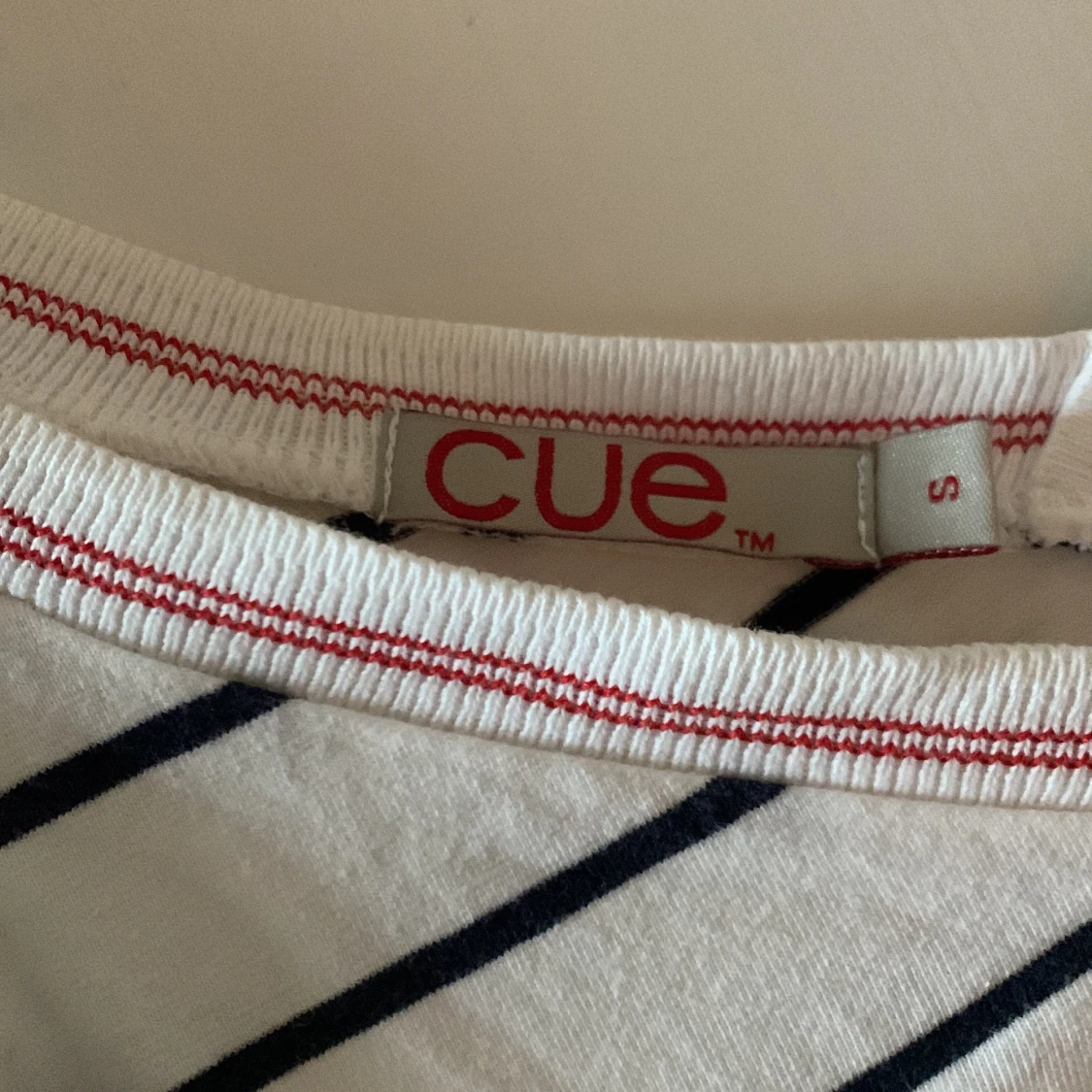 En asfin tröja - 90