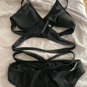 SHEIN bikini barn - Säljer min bikini barn från shein. Gillar inte hur den sitter på mig för den är för liten. Har använts 1 gång. Nypris är 109. Känn dig fri att fråga frågor❤️