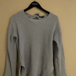 Ljusblå stickad tröja  - Säljer denna ljusblåa stickade tröjan i storlek xs💙💙