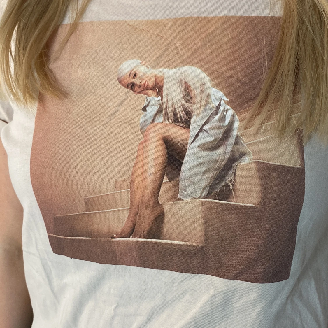 Ariana Grande t-shirts  - 90