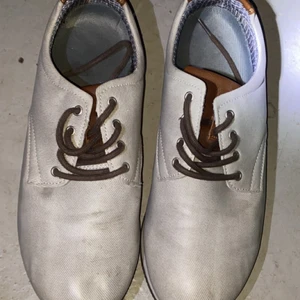 Skor - Helt vanliga skor lite begagnade men inte använt de så mycket. 