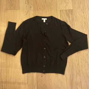 Kofta  - Plagget är helt nytt då den inte kom till användning