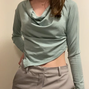 Tröja från na-kd - Aldrig använd! Färgen stämmer bäst på första bilden 💕