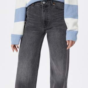 mörkgrå jeans från Monki. Modell ”Yoko” Storlek 29. Pris 100kr + frakt 📦 