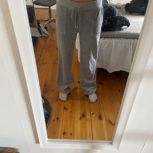 Storlek M - Jag skulle vilja byta dem här i storlek M till Xs i samma färg, dem är helt nya och aldrig använda. Jag vill byta dem för jag tog fel storlek och dem passar inte mig. 