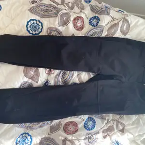 Black trousers 