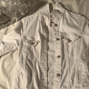 Jeans jacka vit - Jacka 