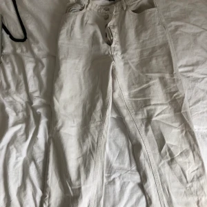 Snygga jeans  - Jeans i modell straight från Lindex! Supersköna något mindre i storleken. 