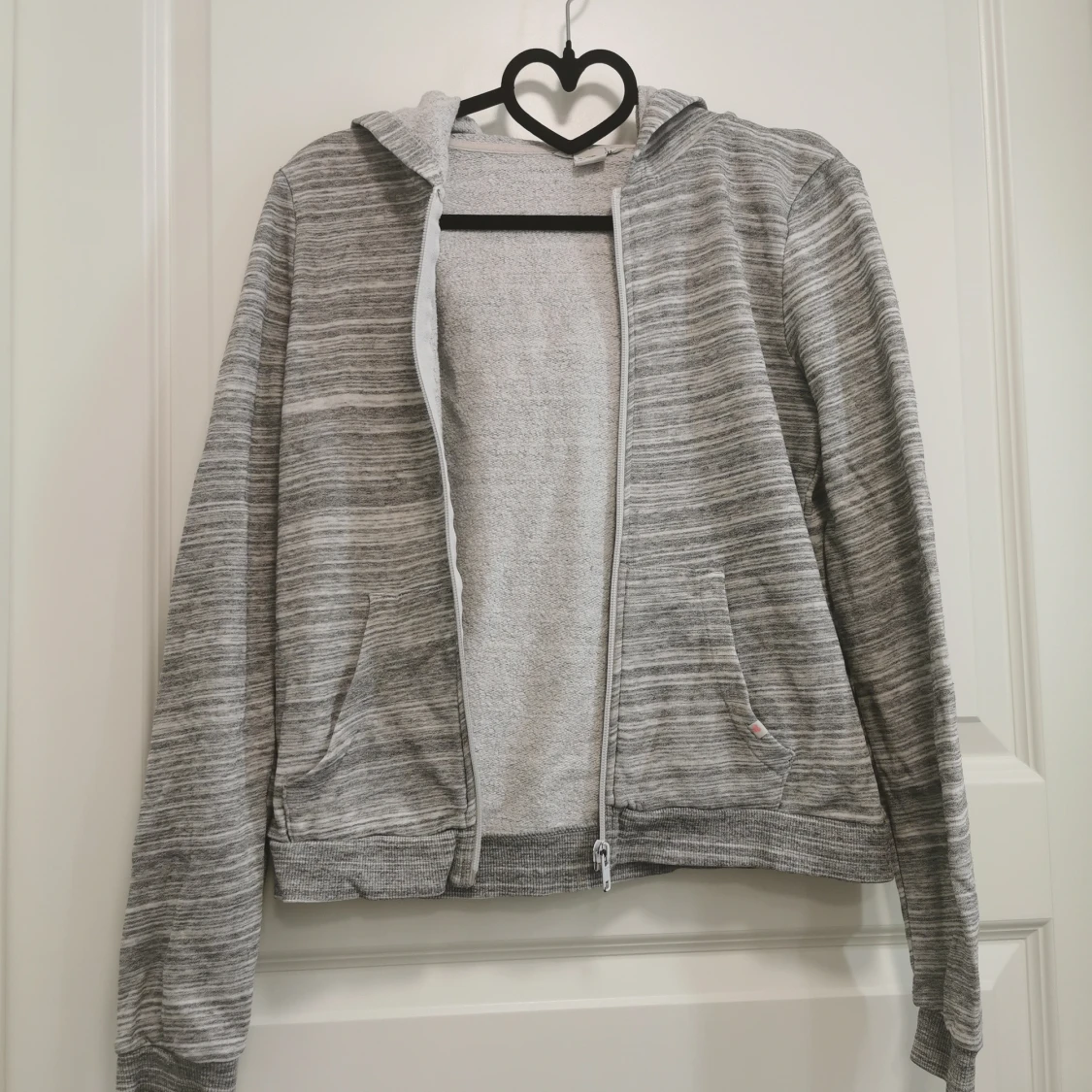 Gråmelerad luvtröja strl 170 - 90