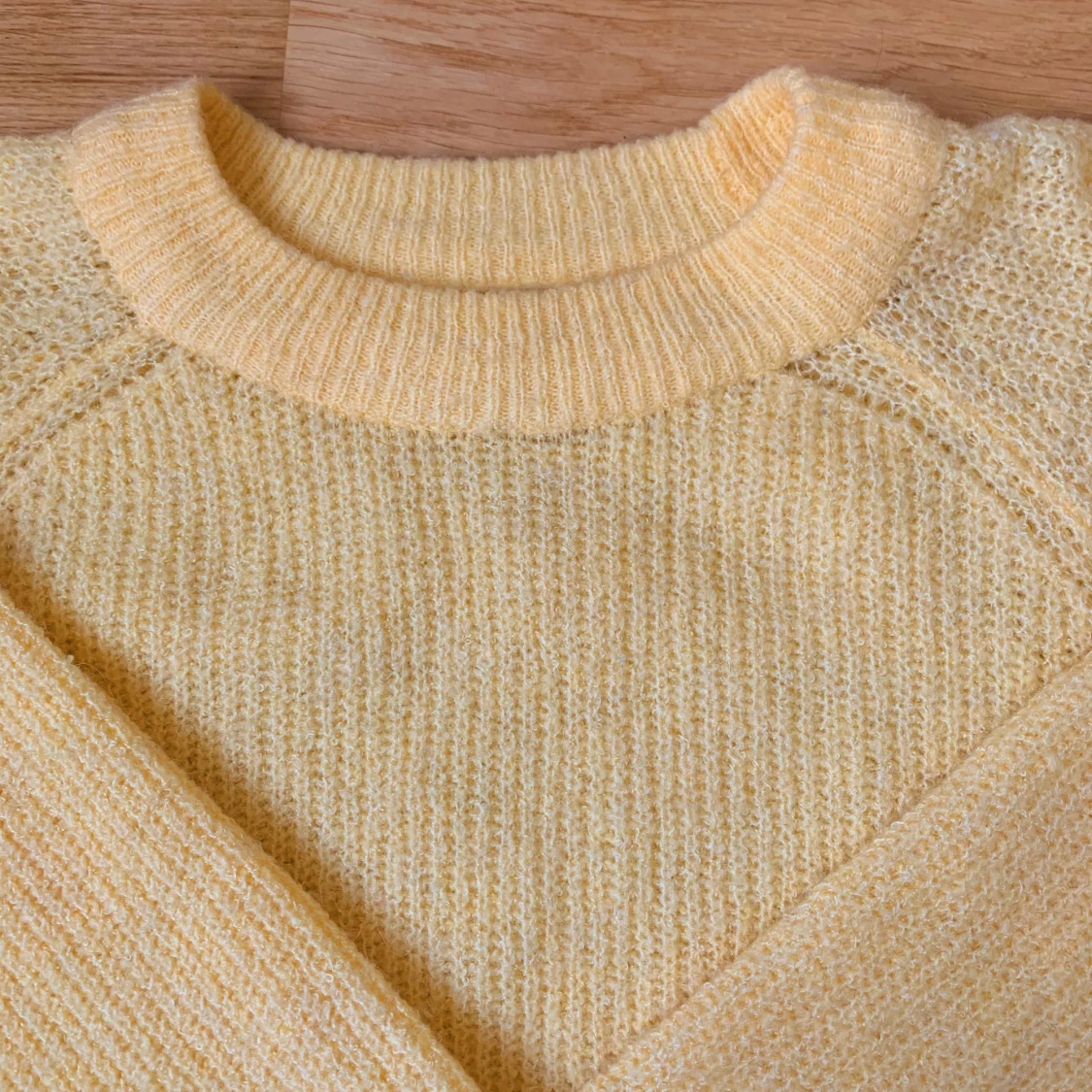 Gul Stickad Tröja - 90