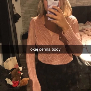 body  - superfin plisserad body 