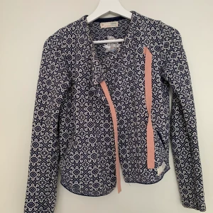 Odd Molly kofta - Jättefin kofta från Odd Molly. Sparsamt använd!💗