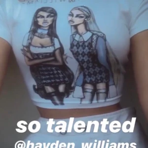 Topp  - Topp från Hayden Williams X Missguided med print från hans egna konst. I storlek 34.