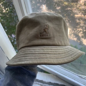Kangol manchester hat - As tung hat nu pris:600kr använt 4 gånger typ 10/10 cond