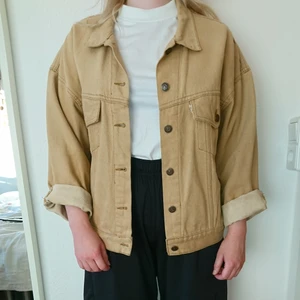Levis vintage jacka - Äkta Levis vintage-jacka i superfint skick! Någon liten fläck men inget som syns i helheten