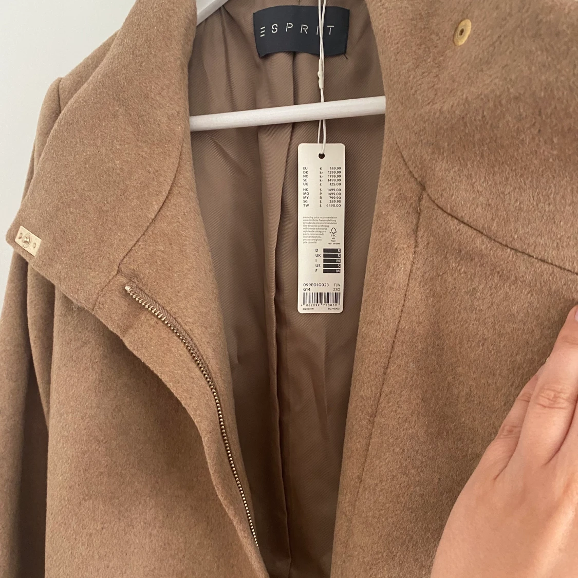 Helt ny kappa från Esprit, strl S - 91