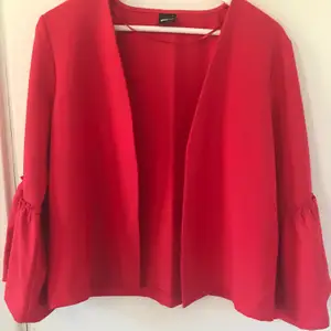 Jättefin röd peplum ”kavaj”✨ Från H&M Använd 1 gång✨ Strl L