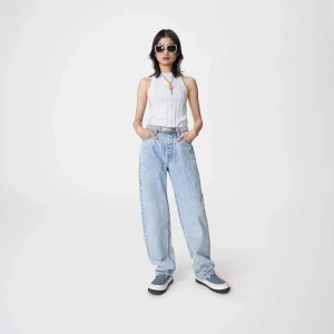 Eytys jeans - Intressekoll på de slutsålda Eytys jeansen ”BENZ” i färgen Acid⚡️ Bättre bilder kommer! Buda i kommentarerna 💕 Nypris 2200, köpta i sommar❤️