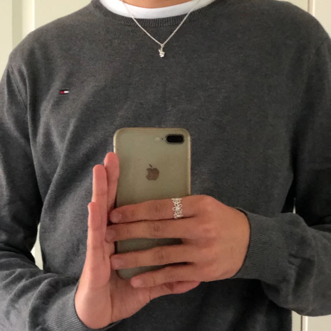 Mörkgrå Tommy Hilfiger tröja