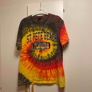  - Svin cool vintage t-shirt inköpt i New York. Frakt är inkluderat i priset!