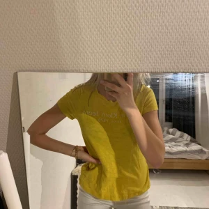  - En superfin tröja ifrån Calvin Klein! Använd men i gott skick. Frakt tillkommer💕