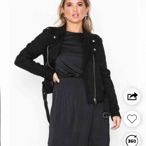  - Suede biker jacket från Nelly, strl 36. Mycket fint skick. Frakt ingår i priset.