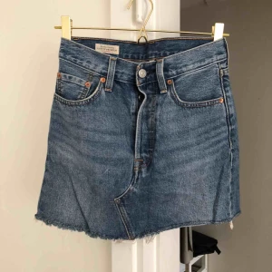  - Jeanskjol knappt använd