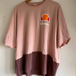  - Superfin oversize Ellesse tröja! Oanvänd så är ni nyskick! 🥰🥰 köparen står för frakt❤️ 