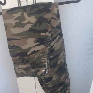  - Jätte coola camouflagebyxor från madlady 