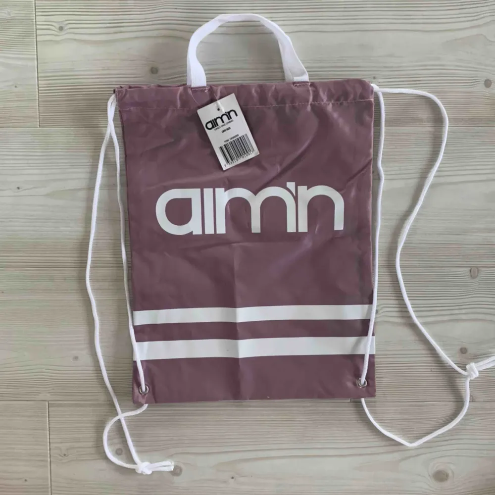 Gymbag från aim’n, ny!  Skickas mot porto 22:-. Accessoarer.