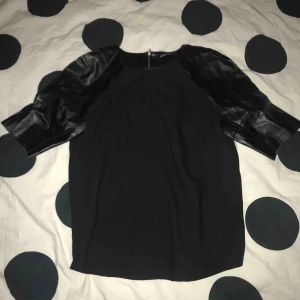  - Helt oanvänd tröja ifrån ginatricot,  Köpte den för 300kr ny! 