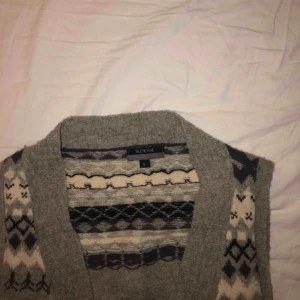  - Populär väst i stickat från blendshe 🤍 används för sällan  Köpare står för frakt  Hör av er🦋