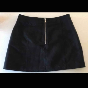  - Mockakjol-  Använd ett få tal gånger. H&M storlek 38.