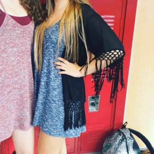  - Super fint blått tyg och bekväm klänning i stretch, från American Eagle Outfitters, köpt i Nevada, USA 🇺🇸 Står XS- men lutar också starkt mot S-M. Älskar den, men det är dags att ge den vidare.   • möts upp i sthlm, frakt, enligt överenskommelse. 💙