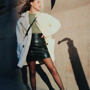 Teddy jacka  - Säljer min mysig och skön teddy jacka i storlek 36 för 200 kr eller högsta bud. Använd fåtal gånger. Nypris:500 kr