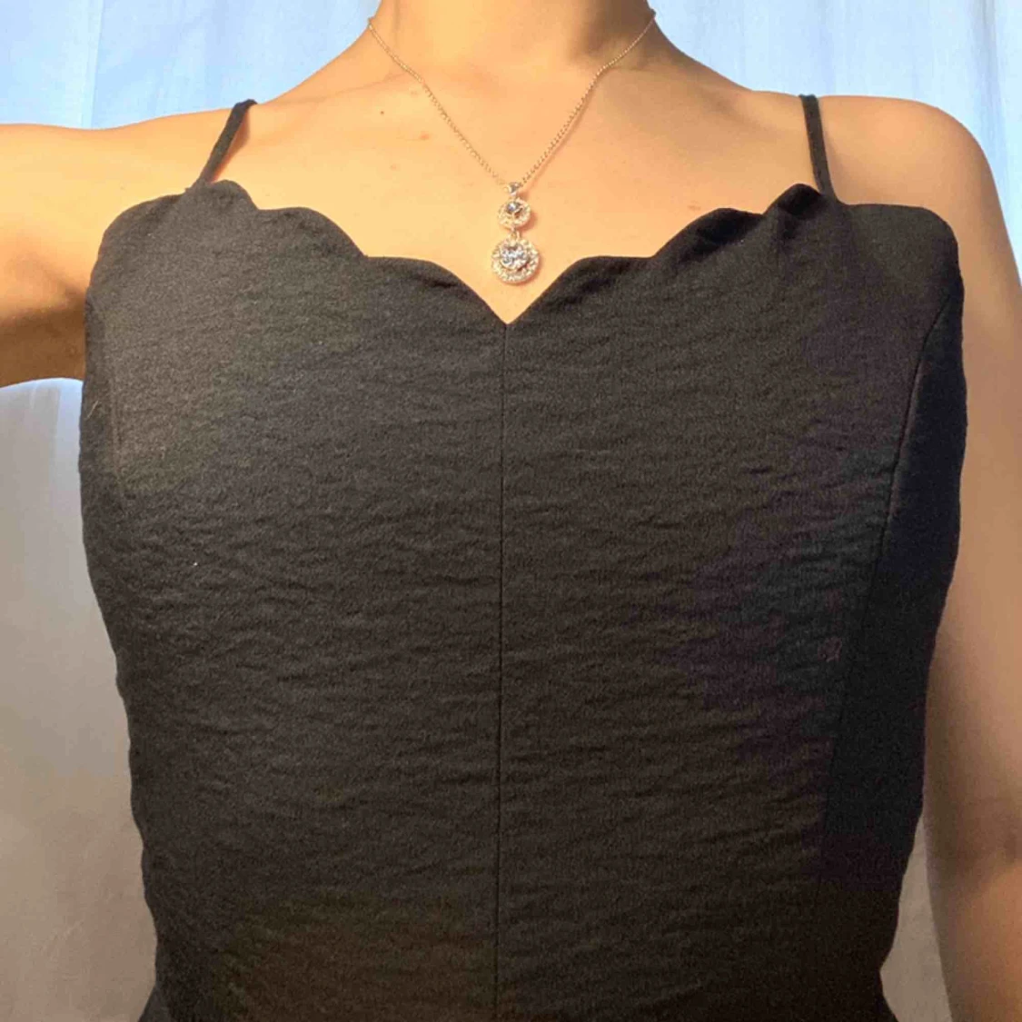 Klänning med detaljer - 90