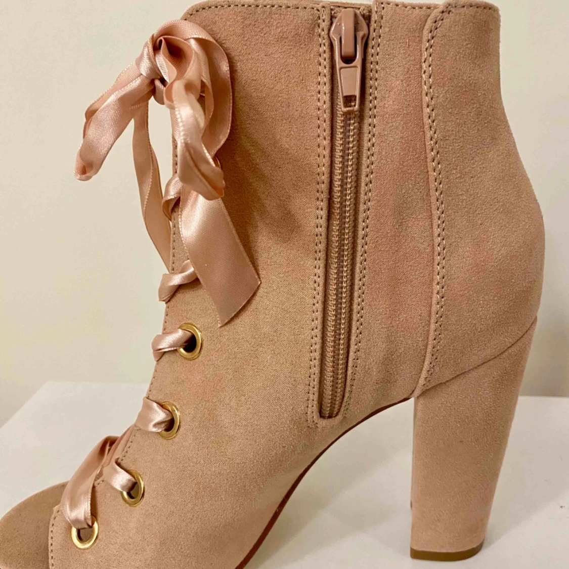 Oanvända klackar - 91