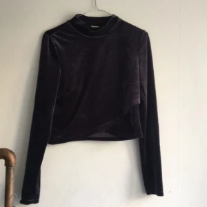  - Lila velour tröja! Sitter som S 