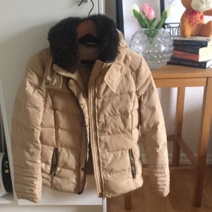  - Dunjacka från HM, i bra skick!