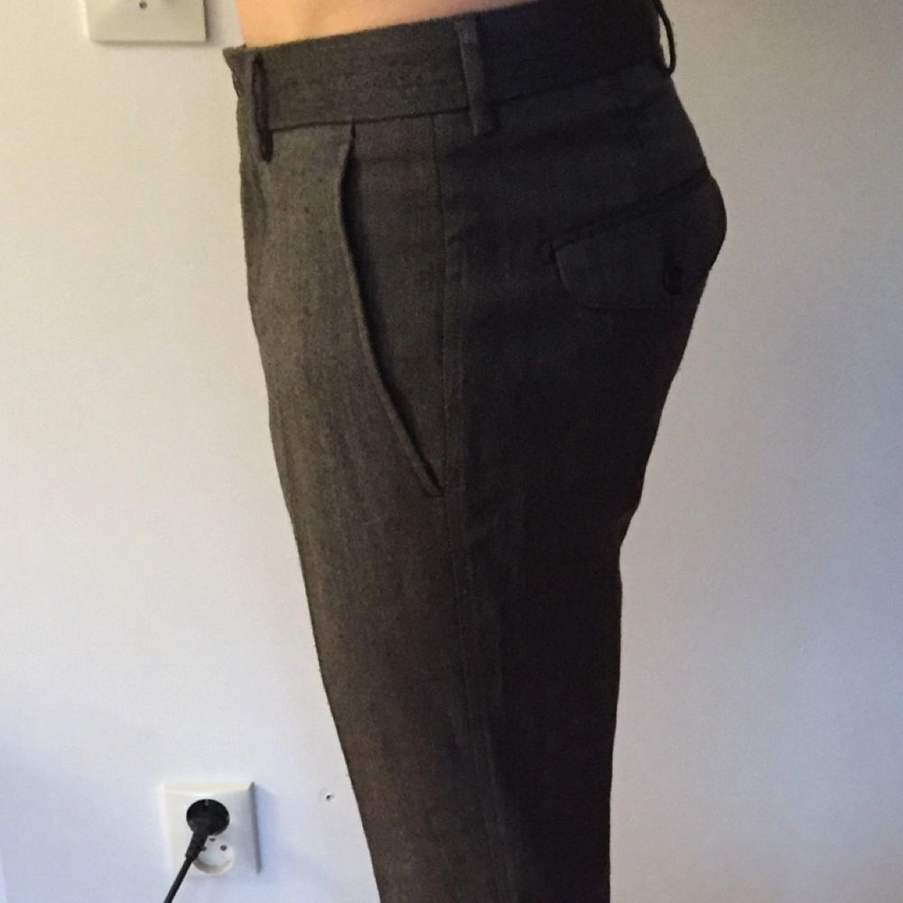 Suit pants size 46, fits like S. Bought at MQ, brand Bläck.. Jeans & Byxor.