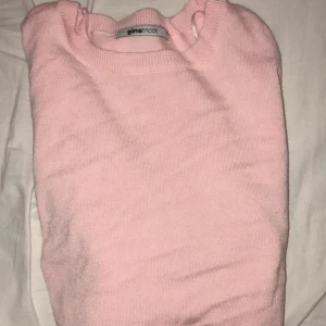  - Långärmad tröja från Gina! Jätteskön! Köparen står för eventuell frakt