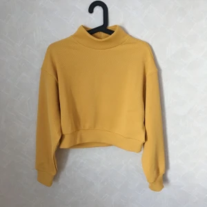  - Mycket fin tröja. Endast använd en gång.