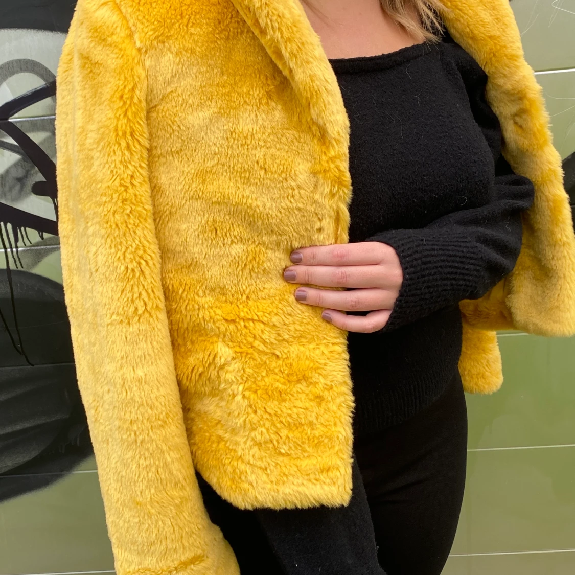 Gul pälsjacka - 90