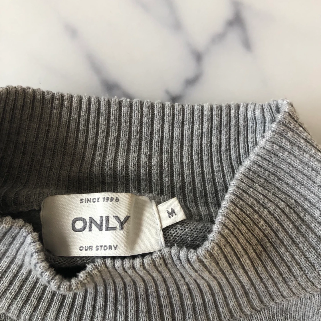 Stickad tröja  - 91