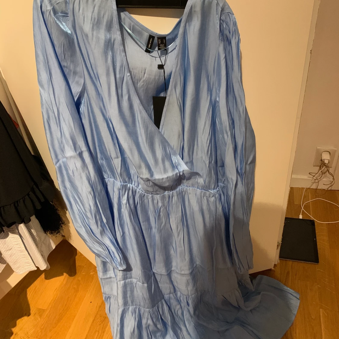 Klänning ljusblå skimmer L - 91