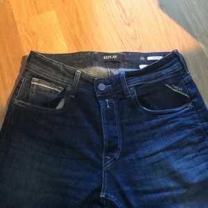Replay jeans - Replay jeans orginal pris 1200kr men säljes för 600 pga att dom aldrig används. Skriv gärna för flera bilder eller mera information